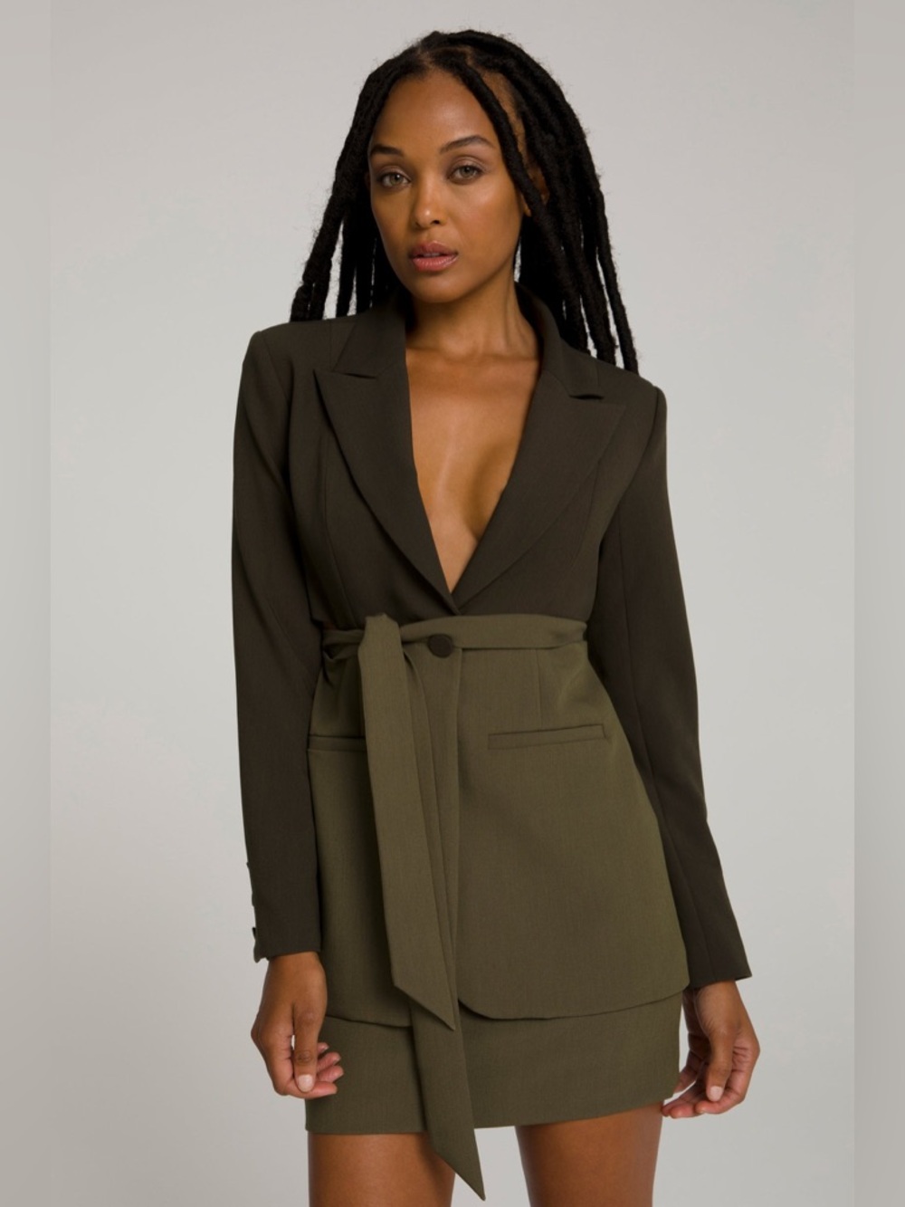 BNWOT Good American two tone Fit & Flatter Blazer in Sage size 4